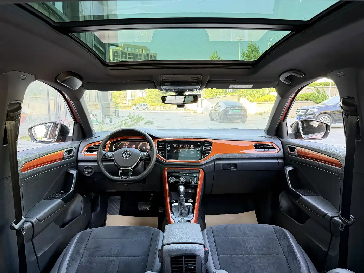 Volkswagen T-ROC 2018 280TSI DSG 4WD Luxury (China V) фото 6