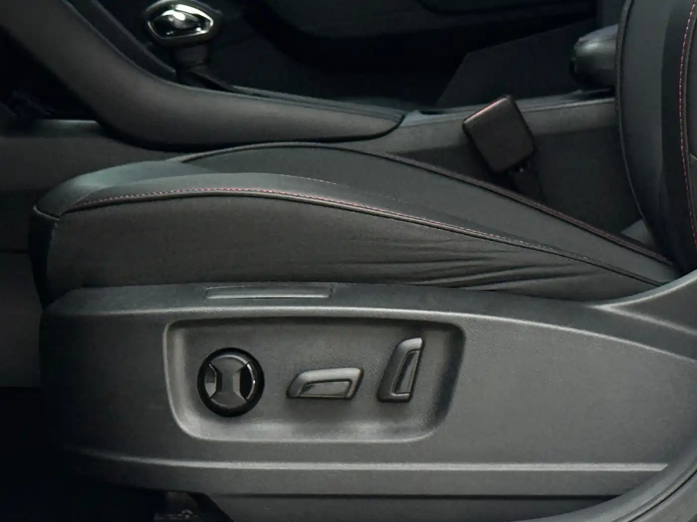 Škoda Karoq 2023 TSI280 Premium Edition фото 10