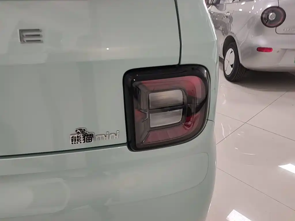 Фото 8 - Geely Galaxy Panda