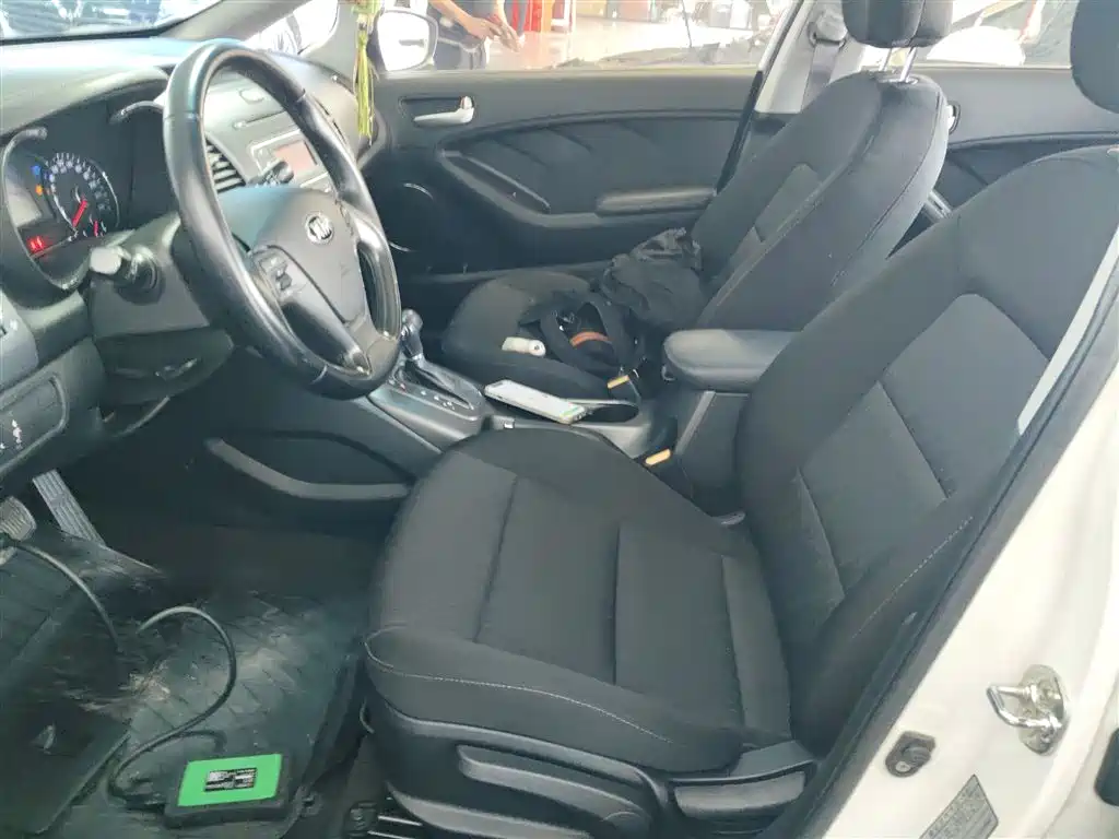 Kia K3 2015 1.6L Automatic GLS фото 9