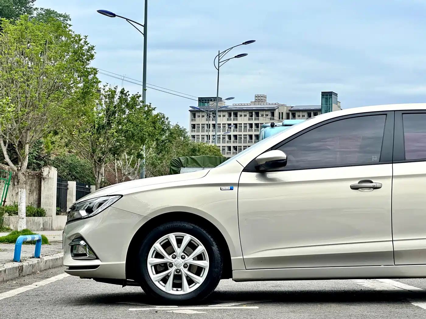 Фото 8 - Roewe i5
