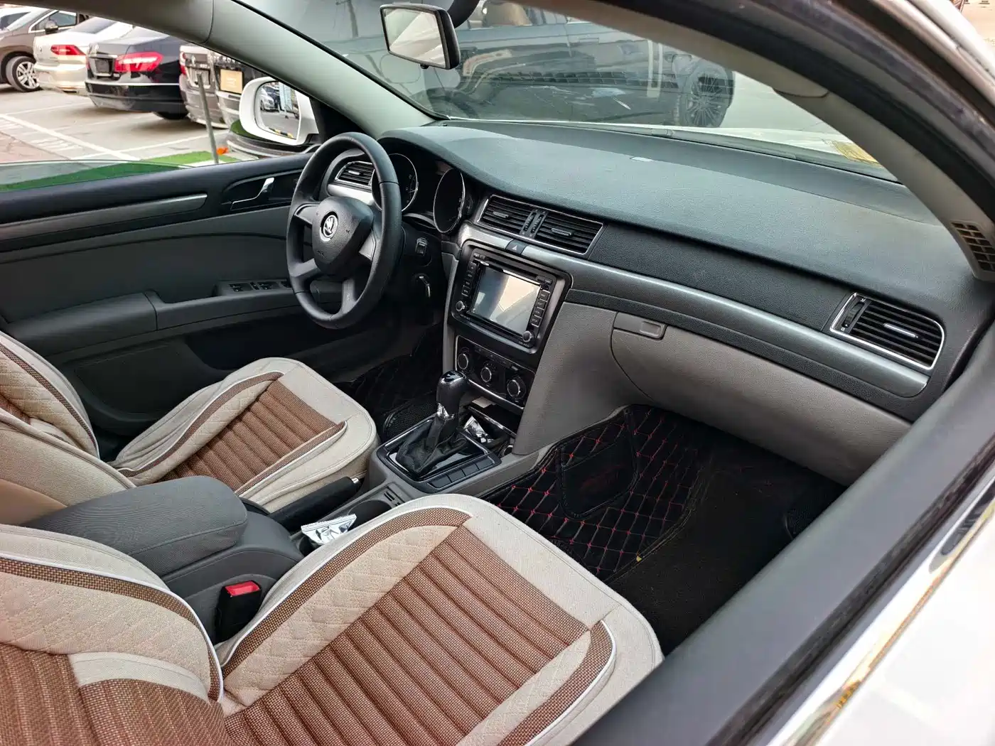 Škoda Superb 2013 1.4TSI DSG Gentleman Edition фото 15