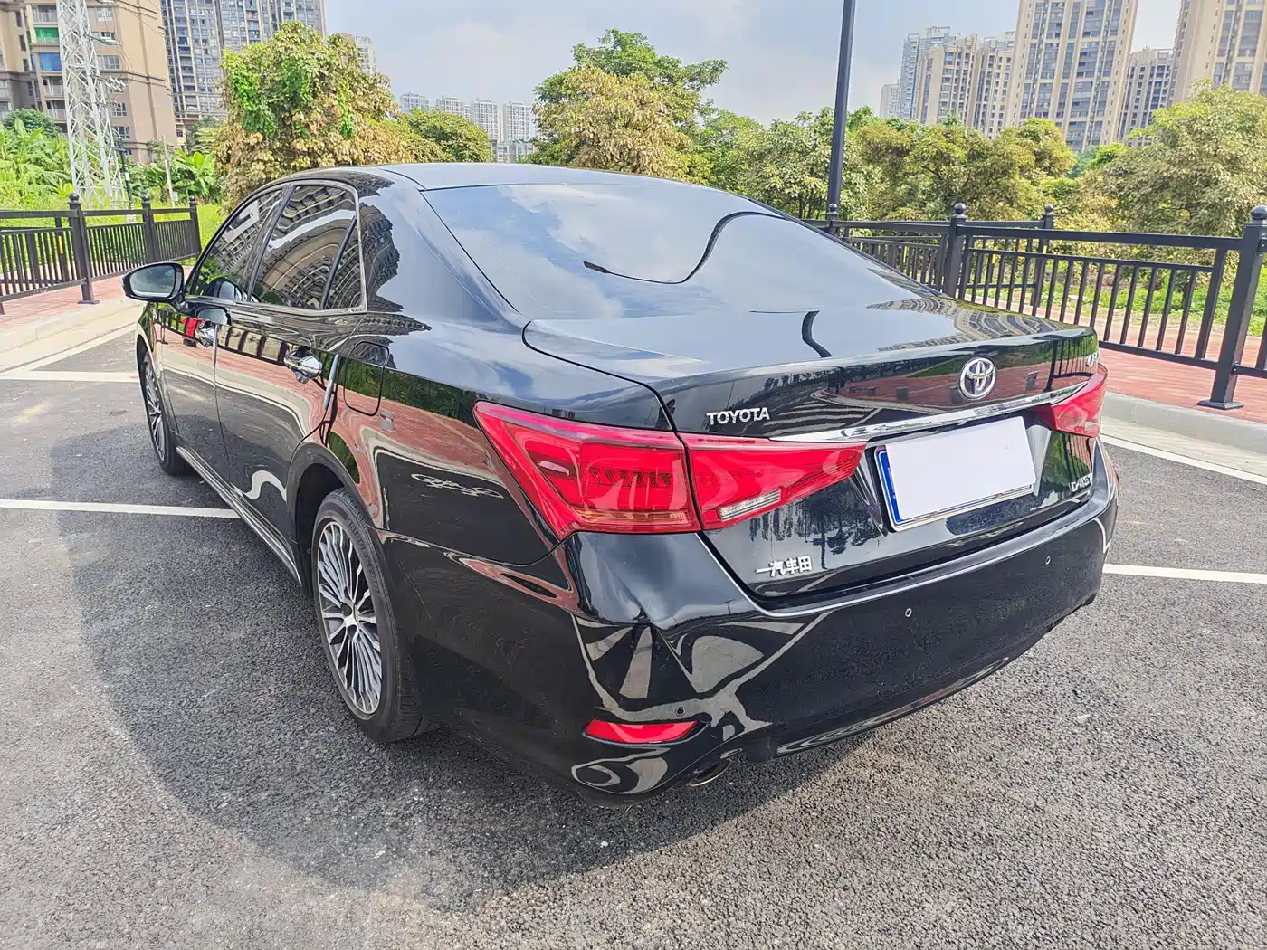 Toyota Crown 2017 2.0T Sport Edition фото 15