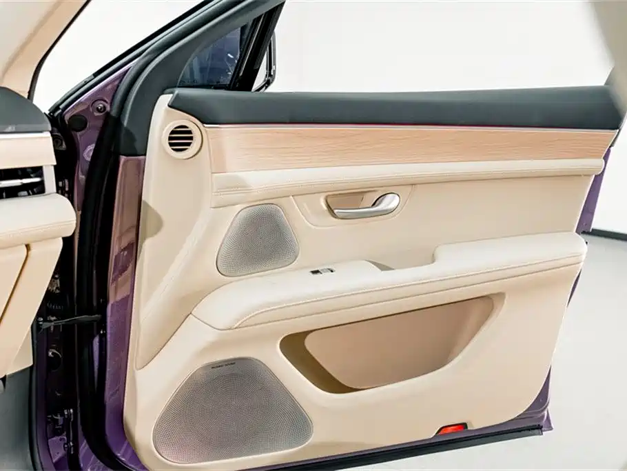 AITO Wenjie AITO M5 2025 Extended Range Ultra AWD фото 15