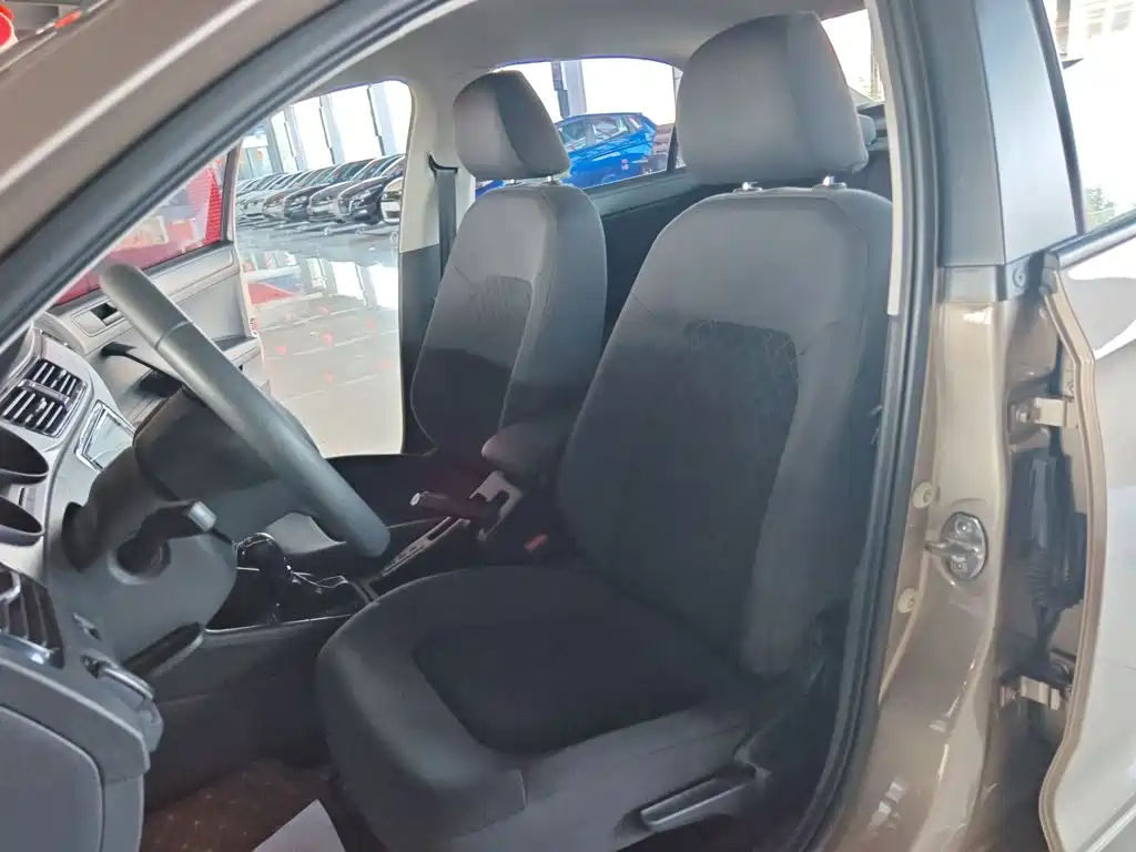 Фото 9 - Škoda Rapid