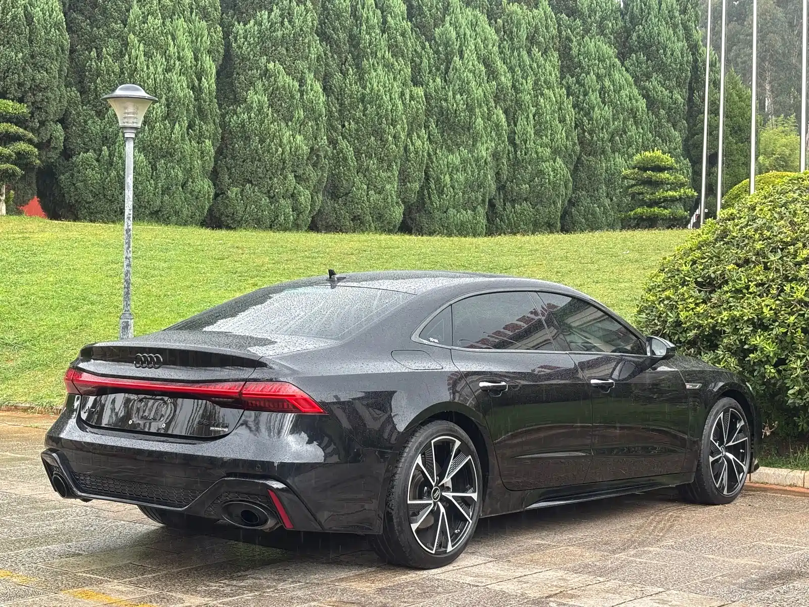 Photo 22 - Audi A7L
