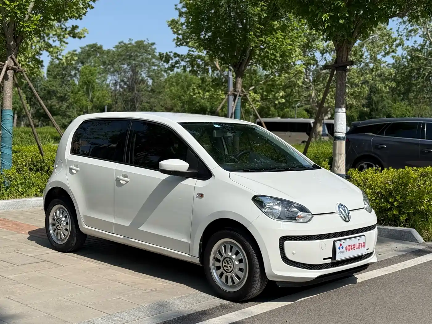 Volkswagen up! 2015 1.0L move up! фото 3