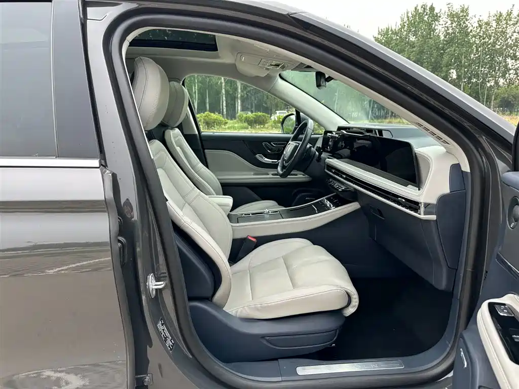 LINCOLN ADVENTURER
