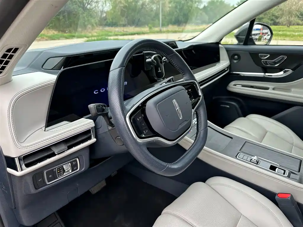 LINCOLN ADVENTURER