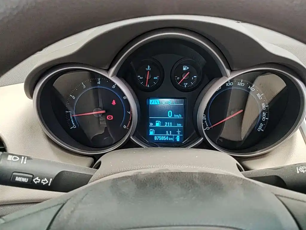 Chevrolet Cruze 2015 1.5L Classic SL MT фото 12