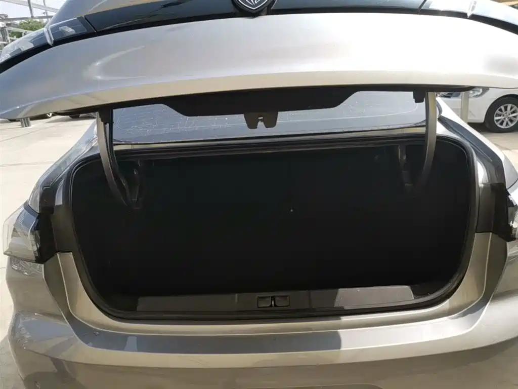 Peugeot 408 2022 1.6T Light Chaser Edition фото 19