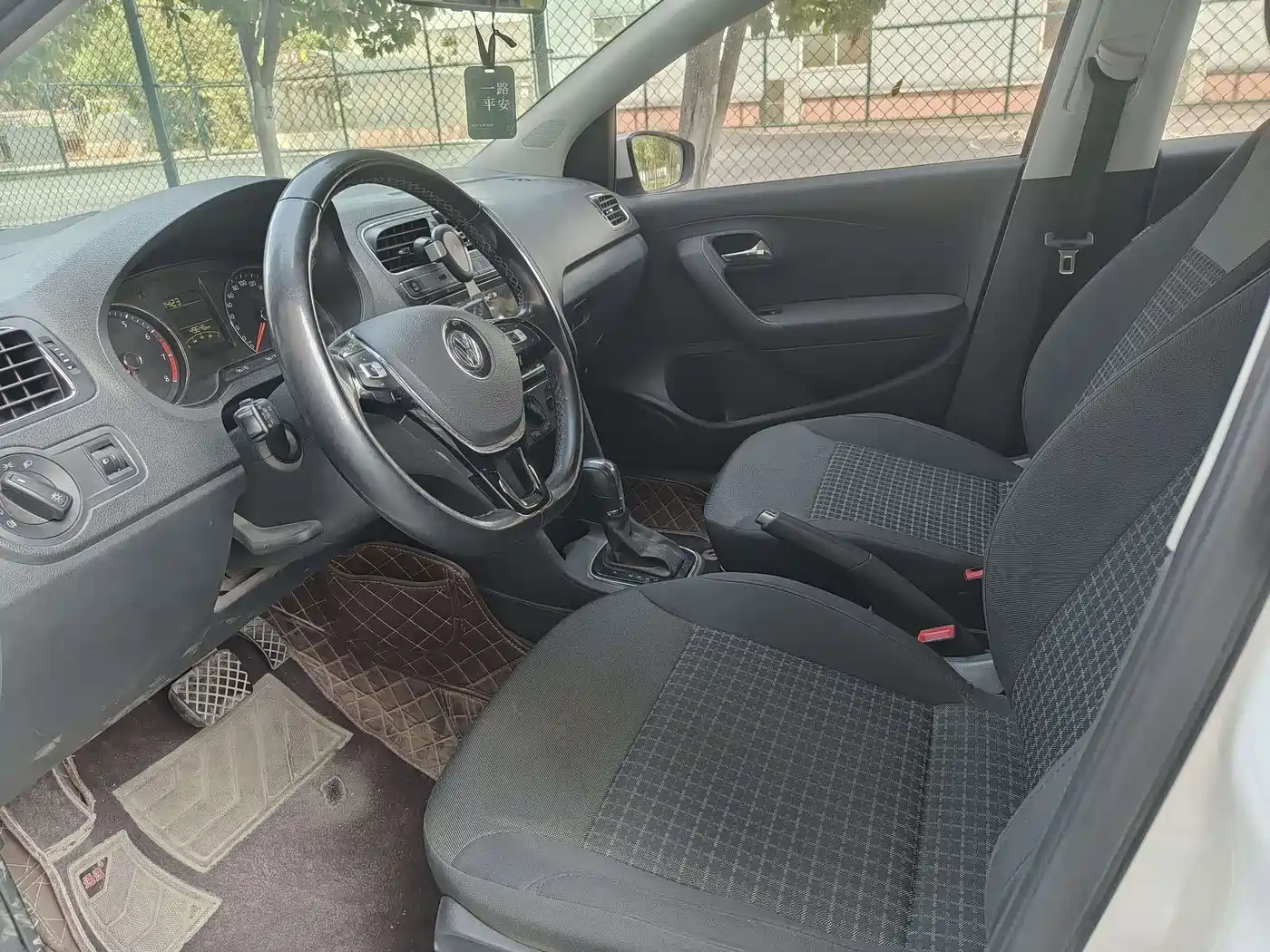 Volkswagen Polo 2018 1.5L Auto Safe Drive фото 4