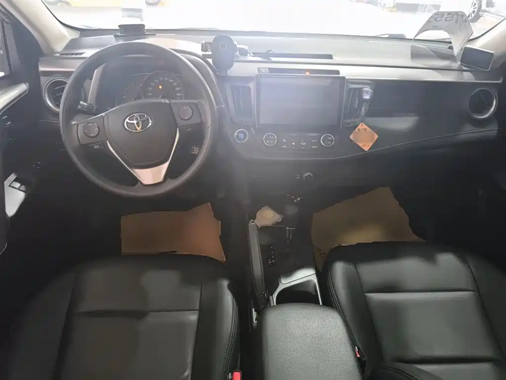 Toyota RAV4 Rongfang 2016 2.0L CVT 2WD Trend (China V) фото 6