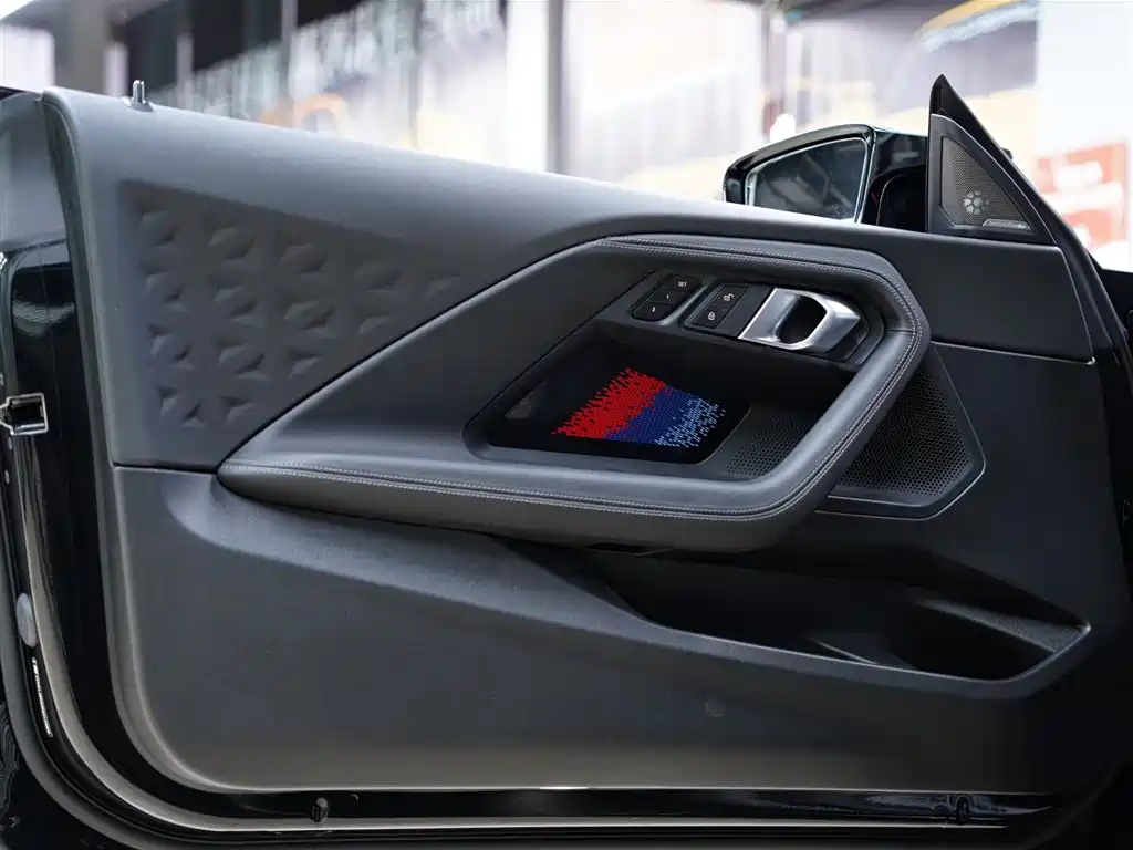 BMW M2 2024 M2 фото 30