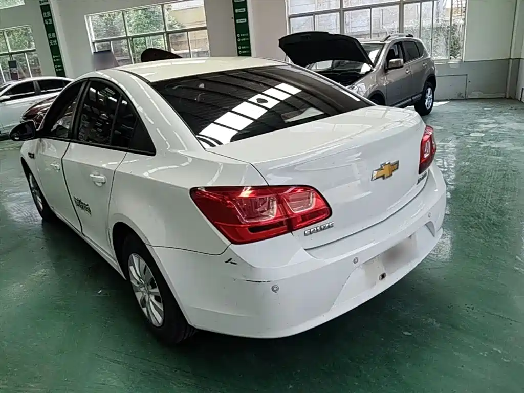 Chevrolet Cruze 2015 1.5L Classic SL MT фото 5