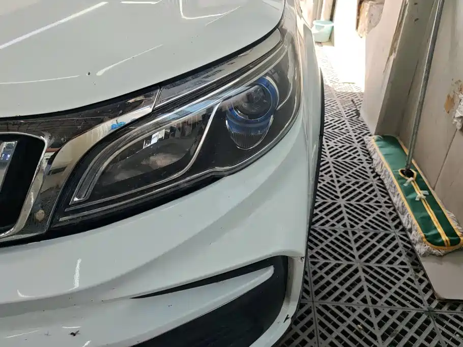 Фото 5 - Geely Vision X3