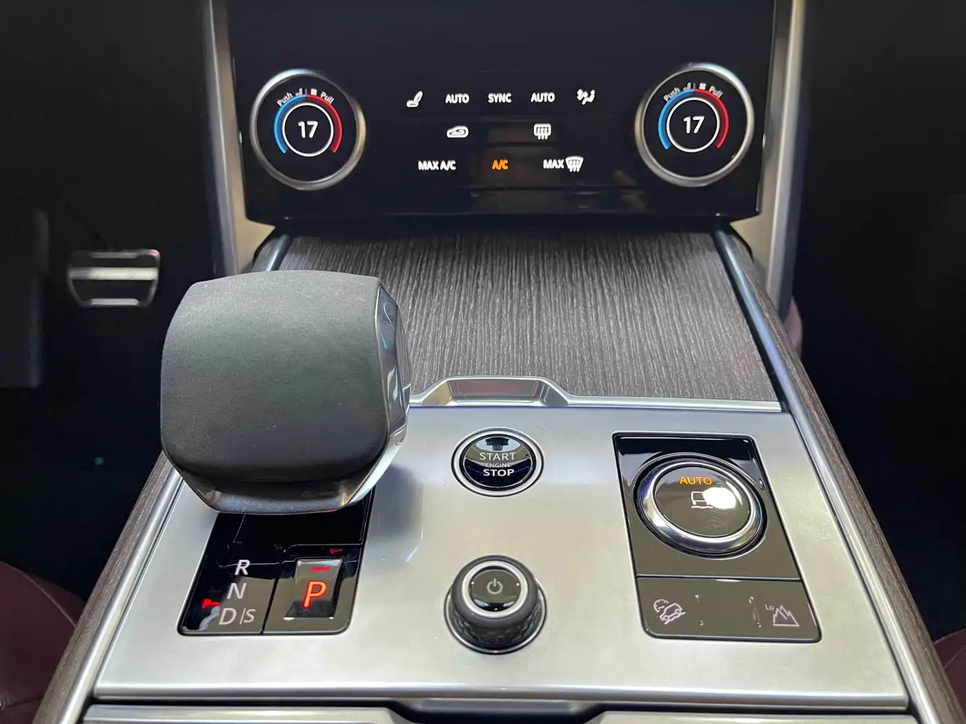 Land Rover Range Rover 2023 2023 3.0 L6 400PS Genesis Extended Version