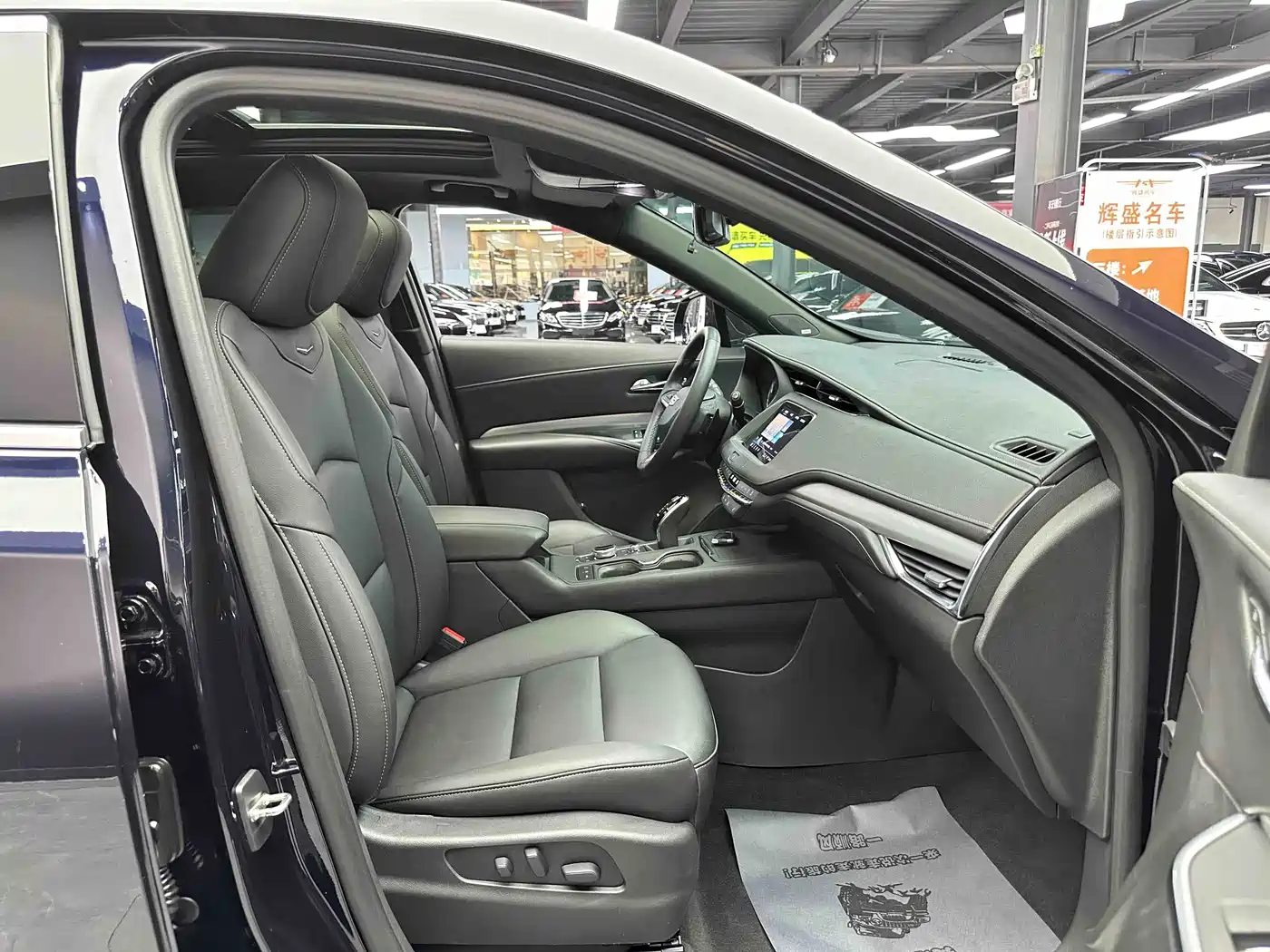 Cadillac XT4 2021 28T FWD Premium Edition фото 4