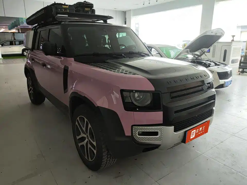 Photo 3 - Land Rover Defender
