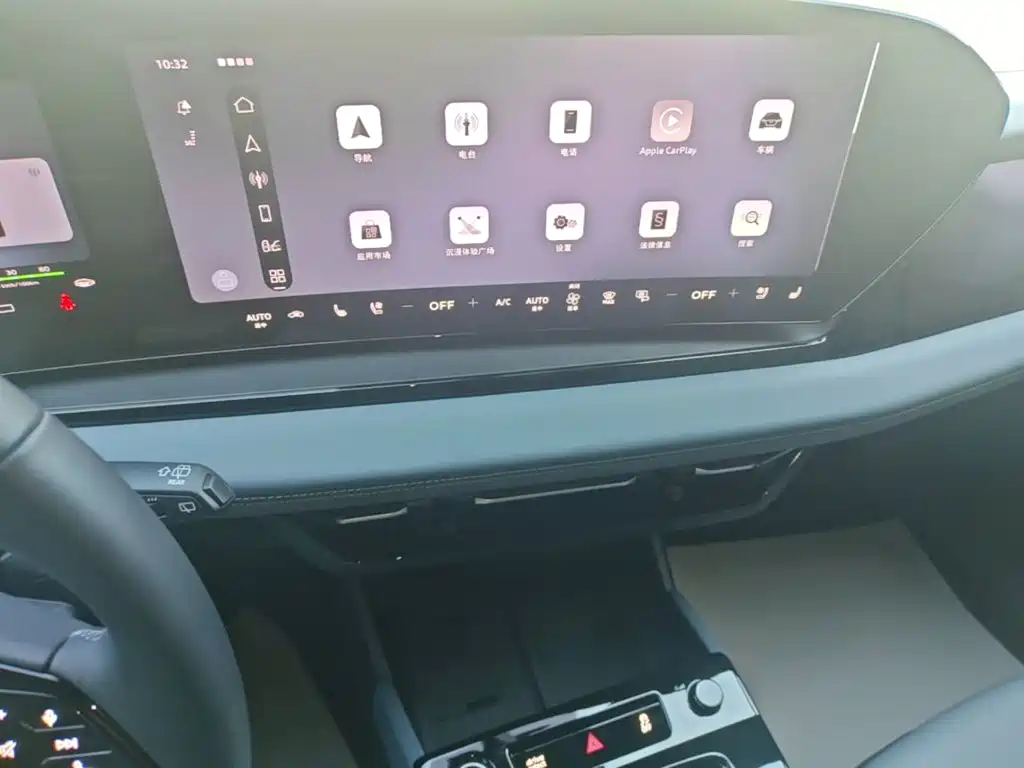 Фото 18 - Audi Q6L e-tron