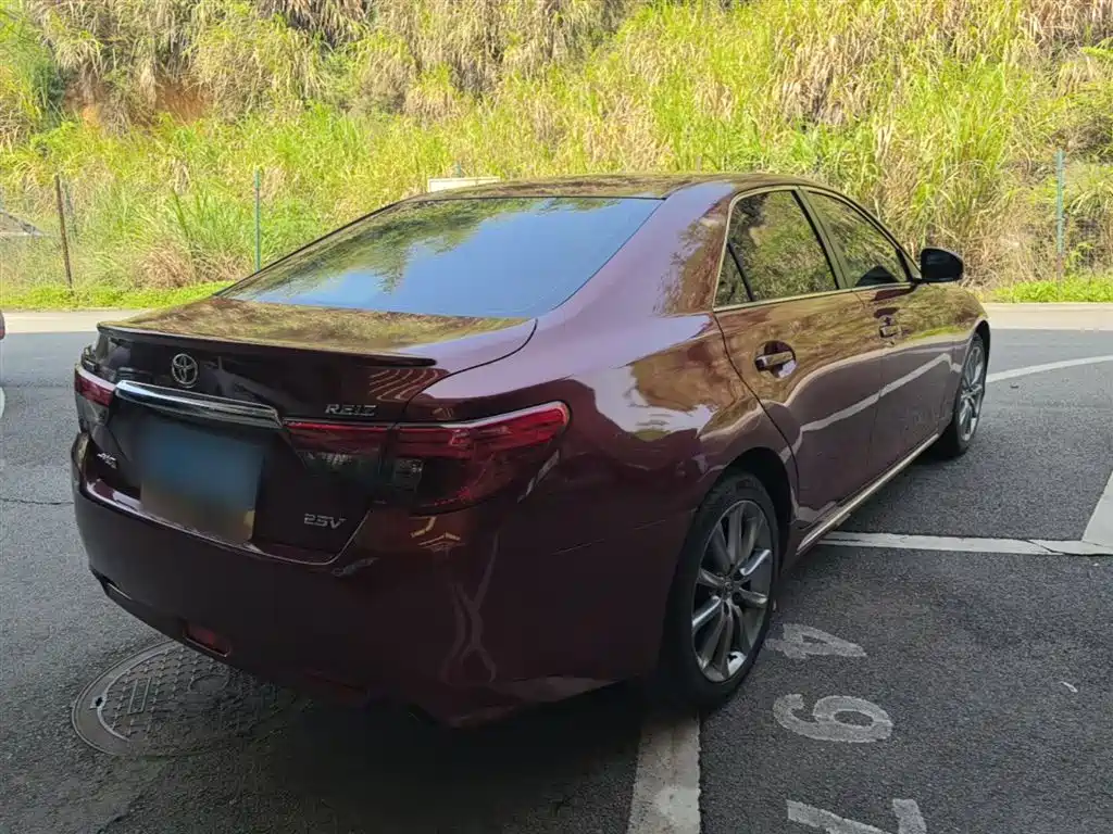 Toyota Reiz 2013 2.5V Premium Edition фото 7