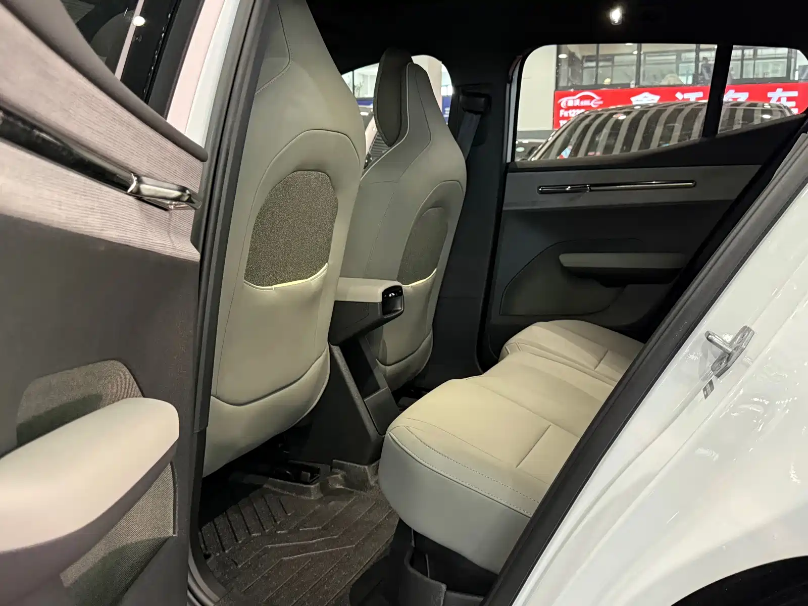 Фото 9 - Volvo EX30