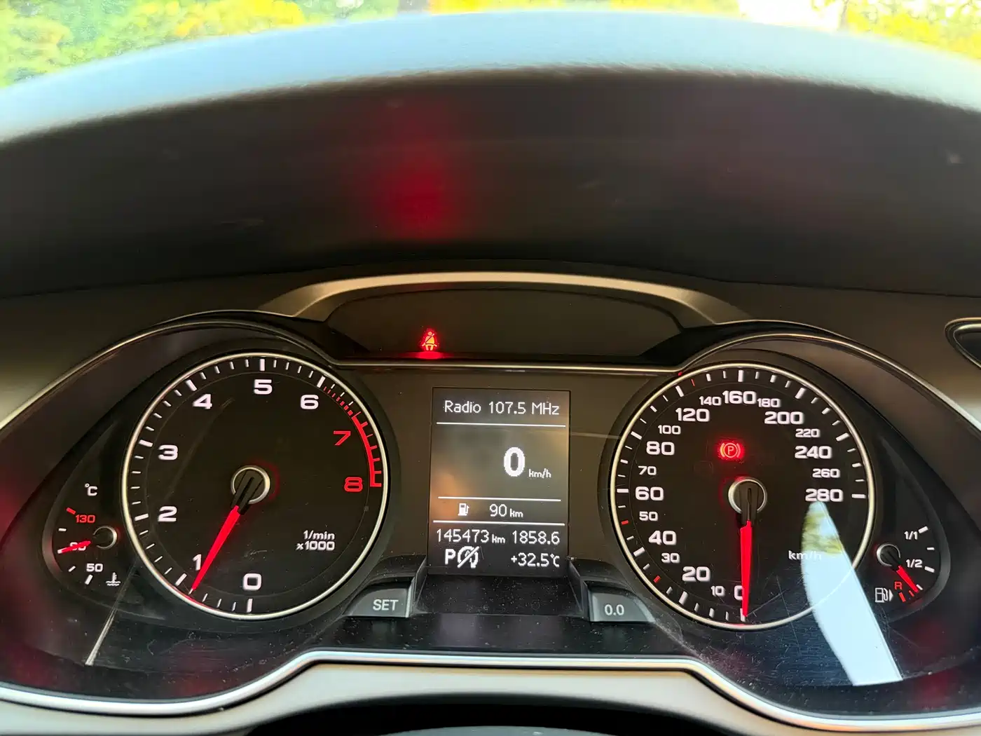 Фото 9 - Audi A4L