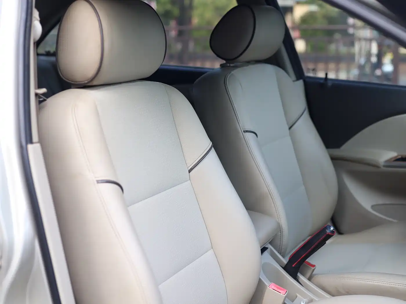 Buick Excelle 2015 1.5L Automatic Classic фото 27