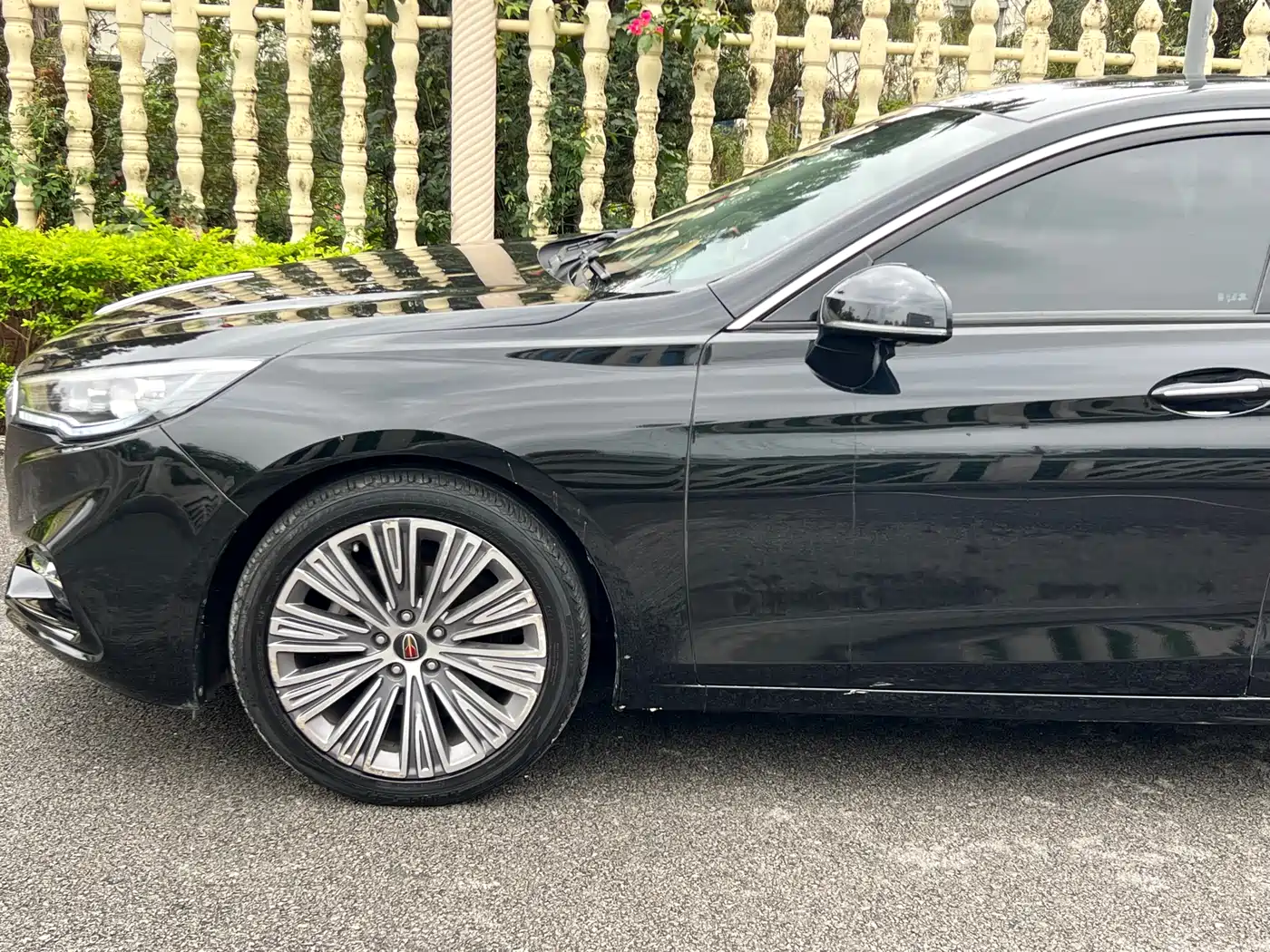 Hongqi H5 2022 Classic 1.8T Auto Smart Connect Flagship Comfort Edition фото 4