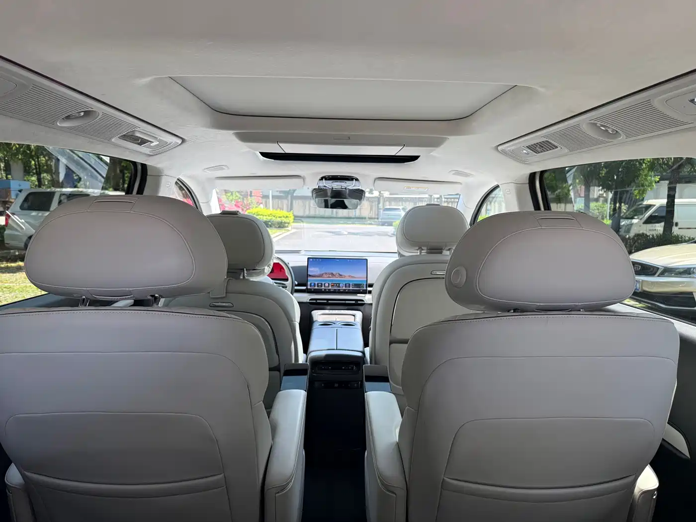 Voyah Auto Voyah Dreamer 2025 PHEV AWD Flagship Qian Kun Edition фото 12