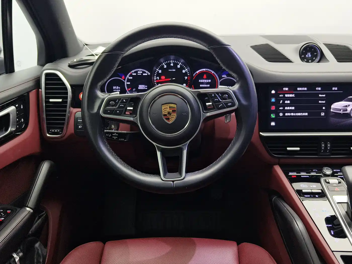 Porsche Cayenne фото 12