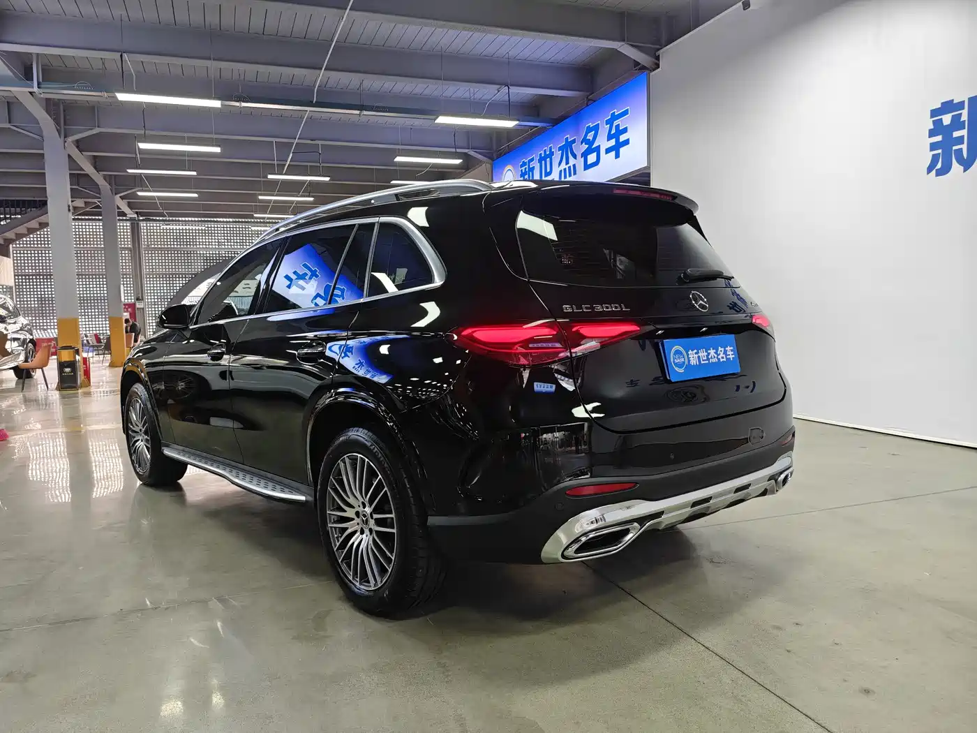MERCEDES-BENZ GLC