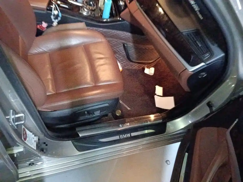 BMW 5 Series 2014 525Li Leading фото 20