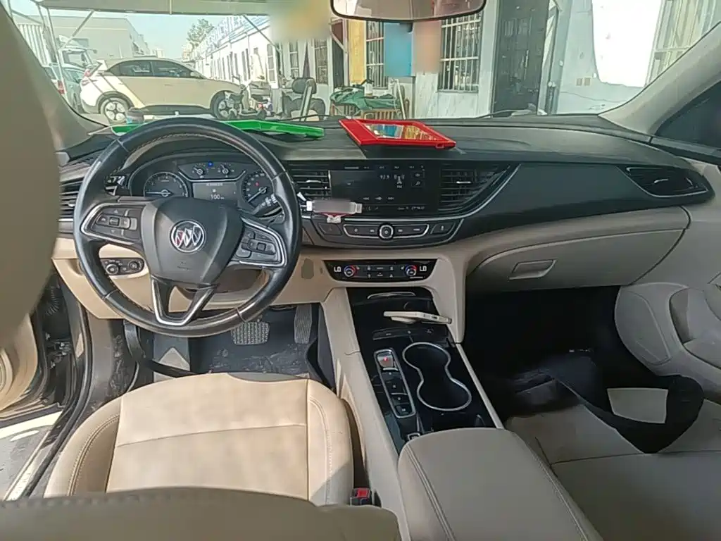 Фото 10 - Buick Regal