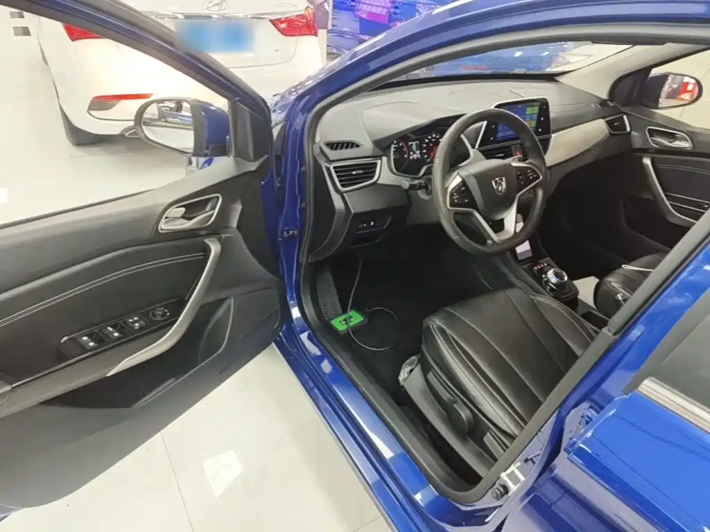 Baojun 310W 2018 2018 1.5L Auto Fashion China V