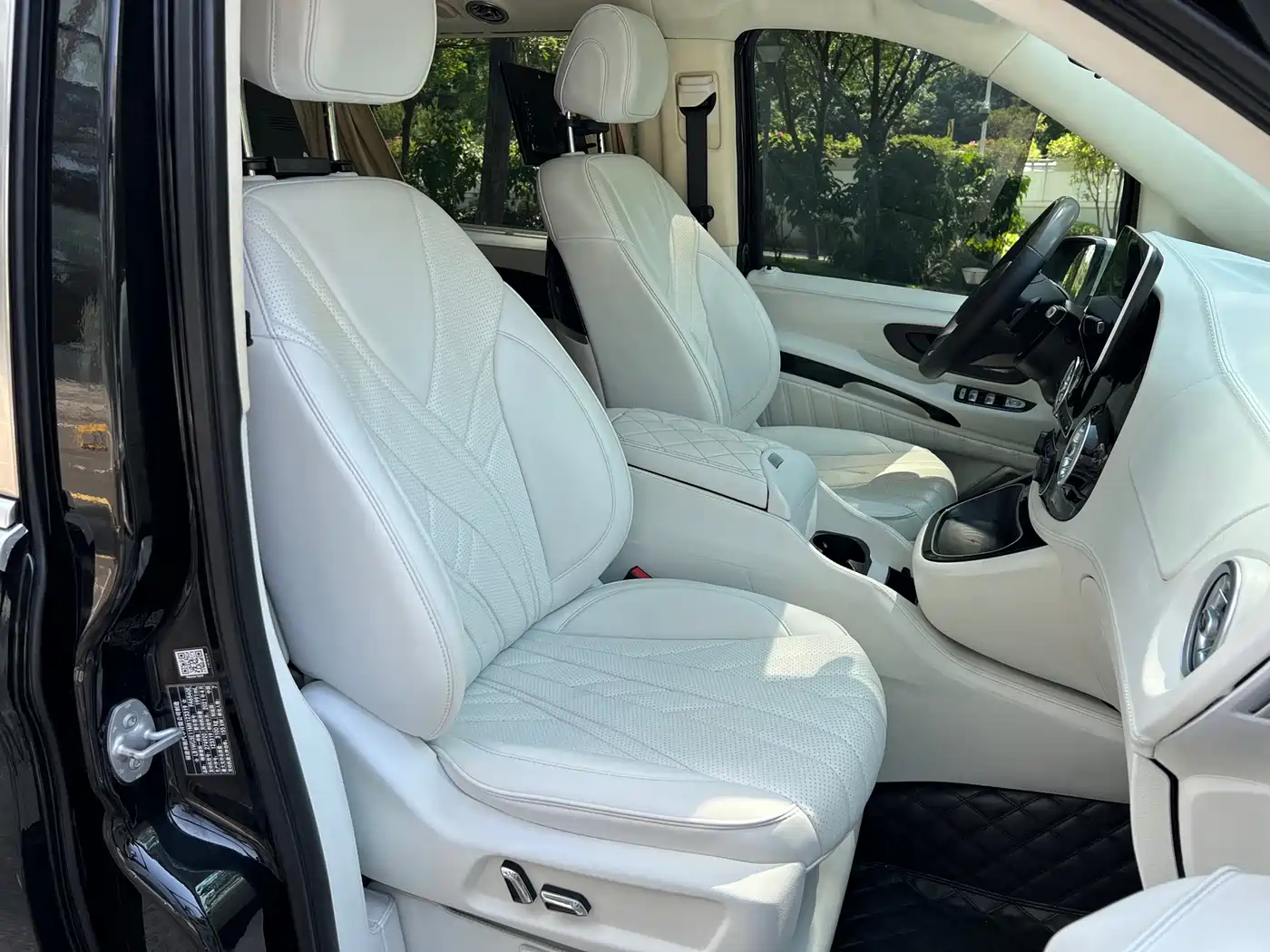Mercedes-Benz Vito 2021 2.0T Elite 7-Seater фото 7