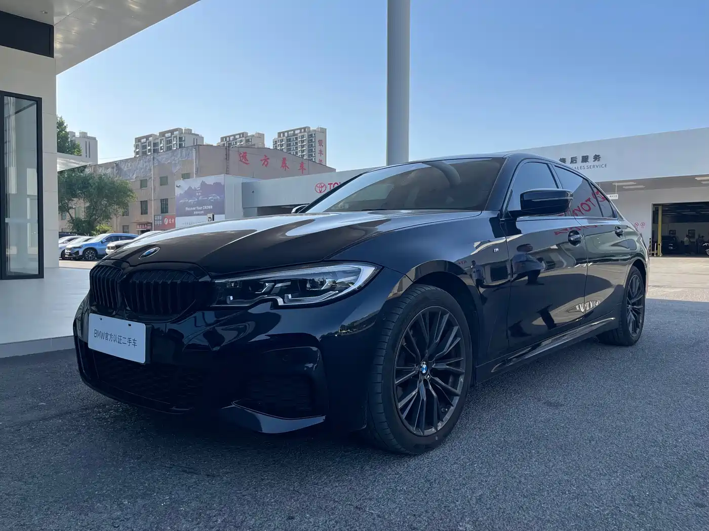 BMW 3 Series 2022 325Li M Sport Shadow Edition фото 5
