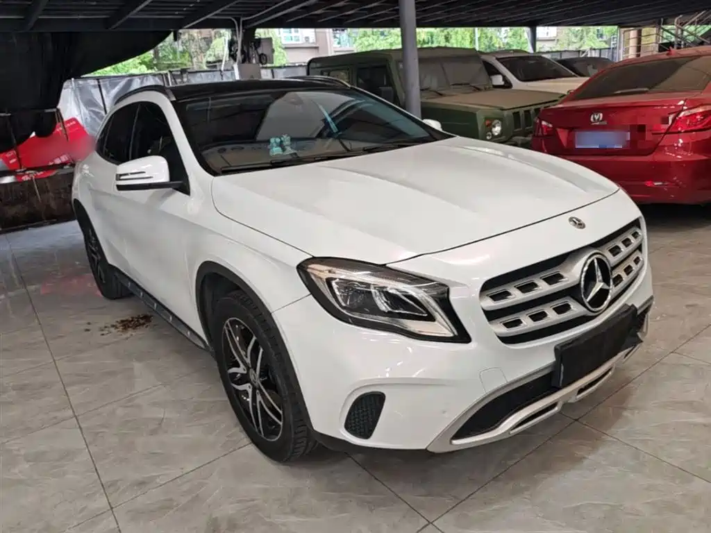 Mercedes-Benz GLA 2017 GLA 200 Fashion фото 4