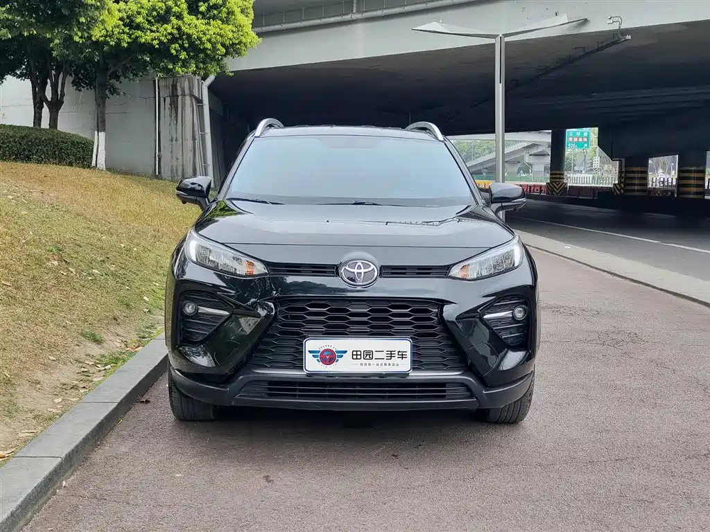 Toyota Wildlander 2023 2.0L CVT FWD LE фото 2