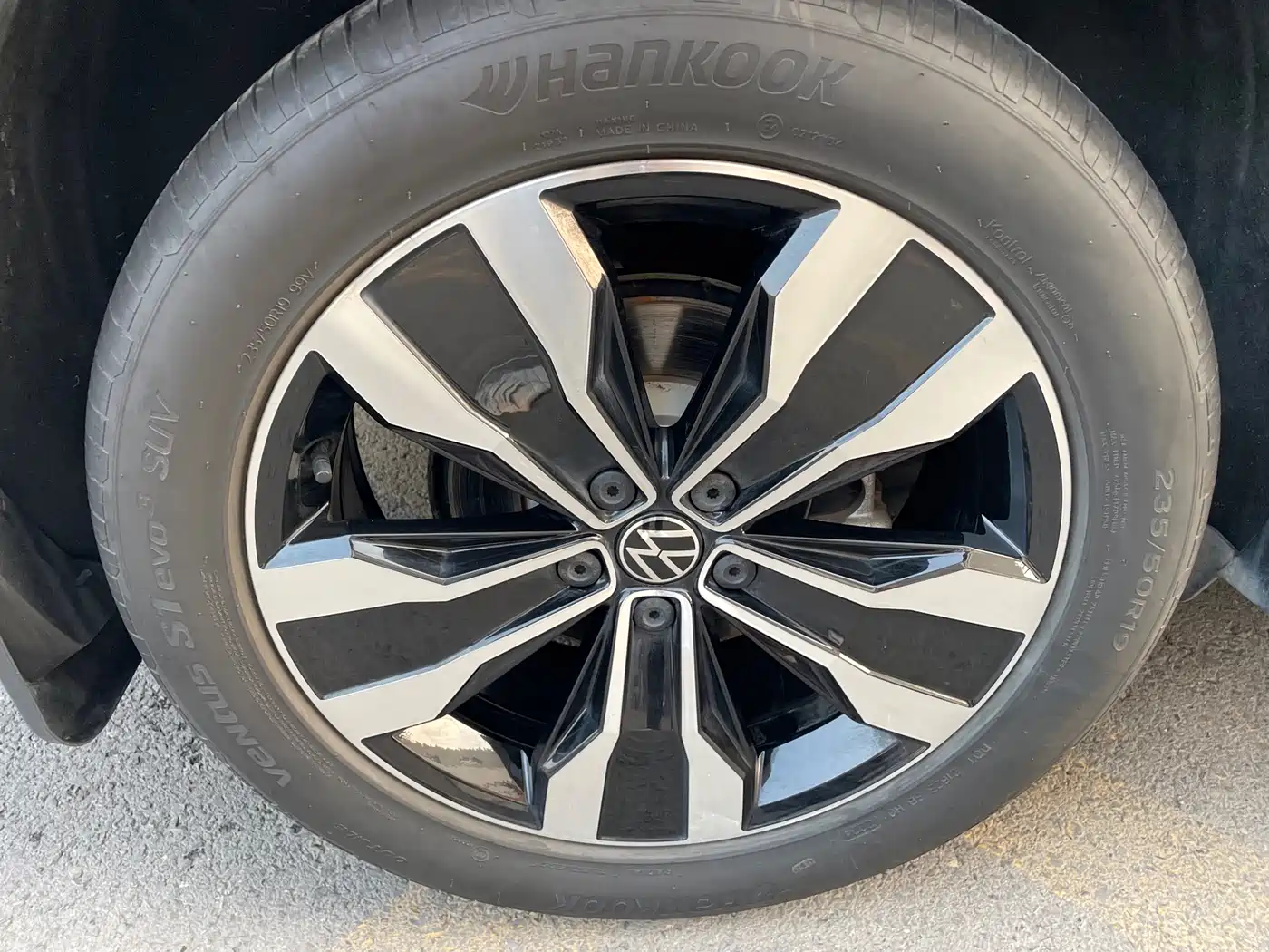 Volkswagen Tiguan L 2024 Outstanding 330TSI Auto 2WD R-Line Dragon Glory Edition фото 10