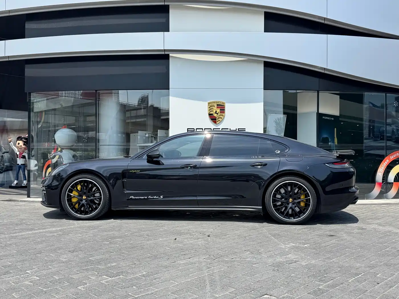 Porsche Panamera New Energy 2023 Panamera Turbo S E-Hybrid Executive Long Wheelbase 4.0T фото 4