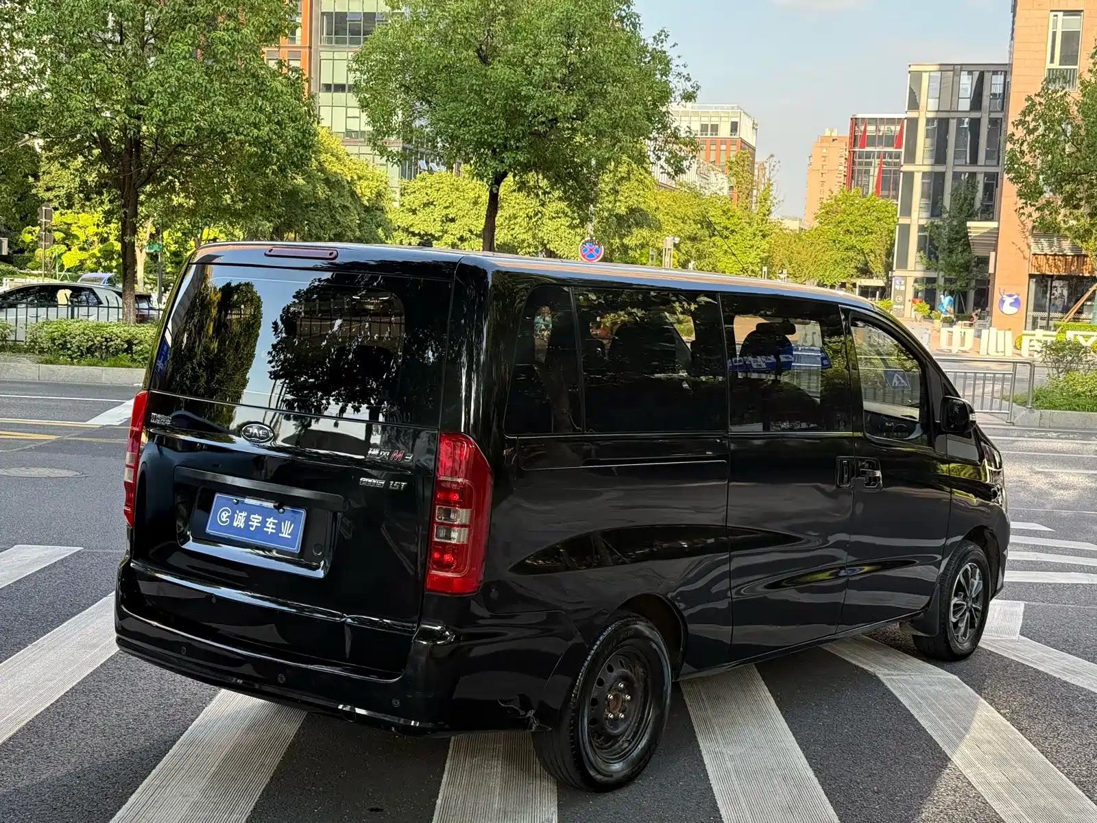 Фото 18 - JAC Refine M3