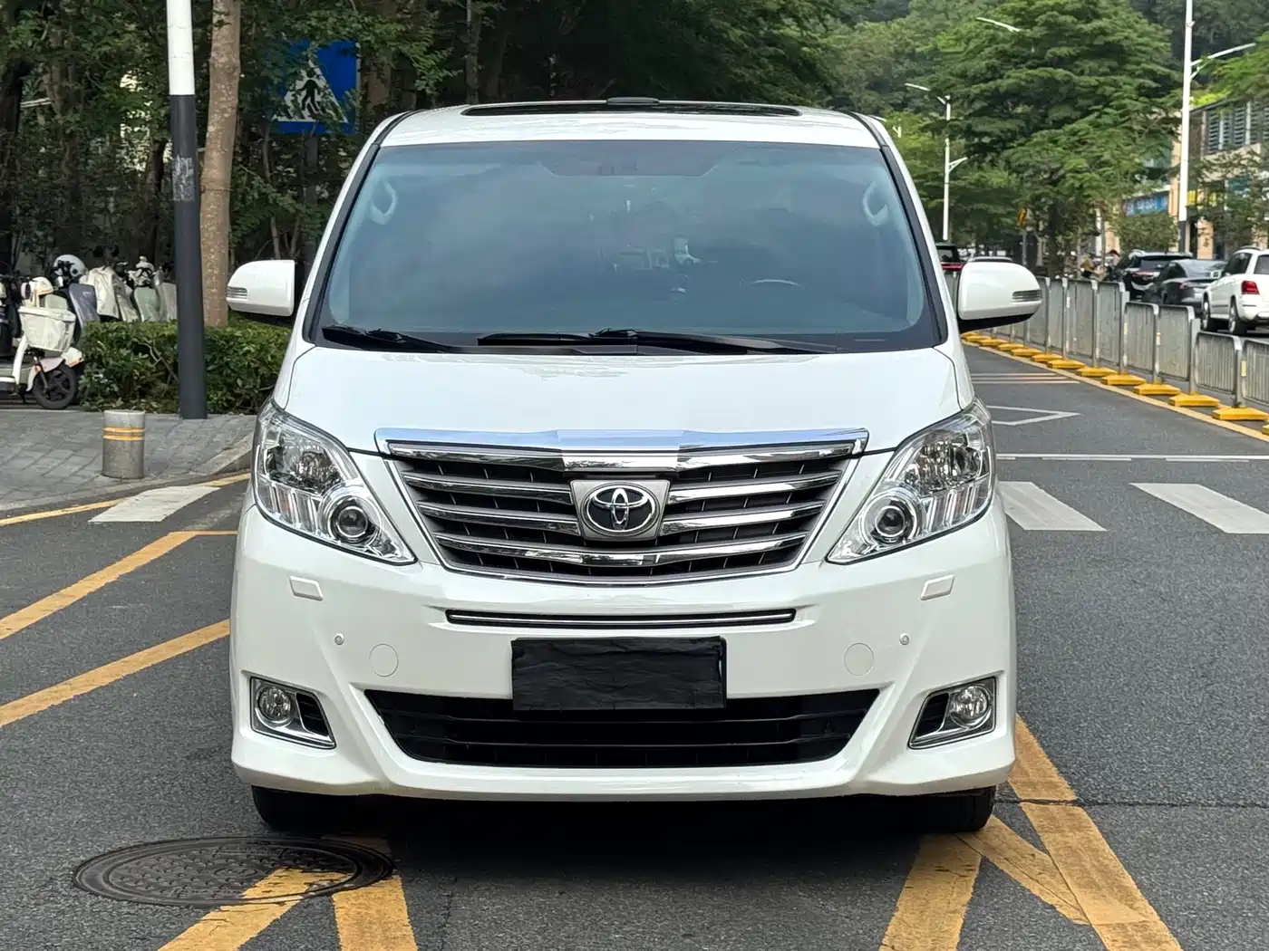 Toyota Alphard 2012 3.5L Premium Edition фото 2