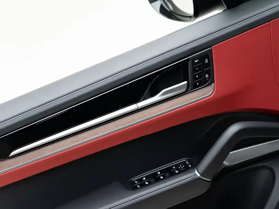 Photo 16 - Porsche Cayenne