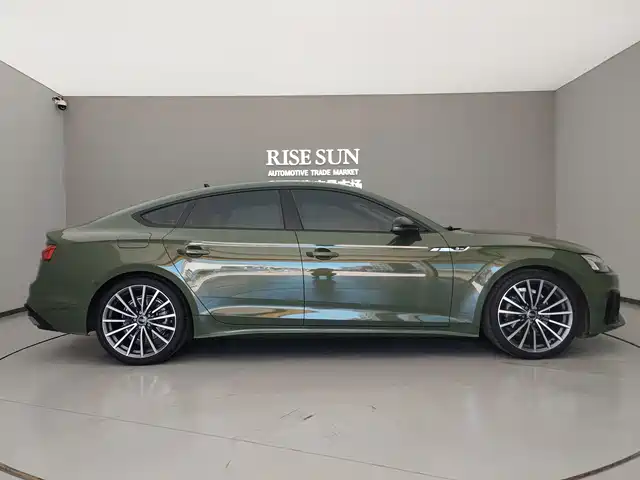 Audi A5 (Import) 2024 Sportback 40 TFSI quattro Luxury Dynamic — фото 4