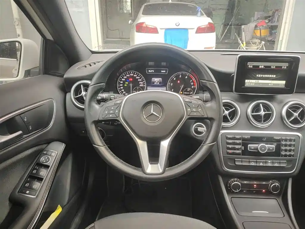 Mercedes-Benz A-Class (Import) 2015 A 180 фото 11