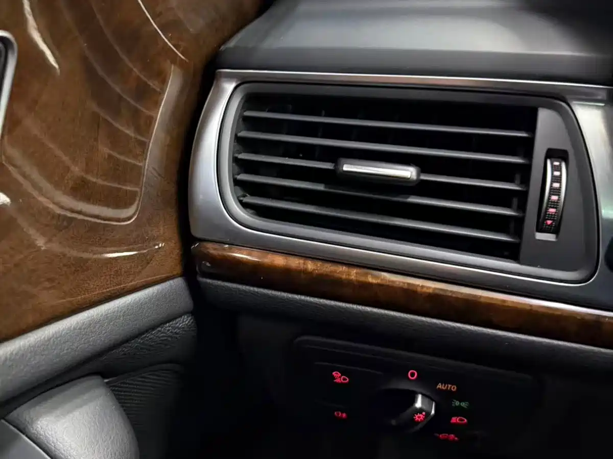 Audi A6L 2016 30 FSI Comfort фото 12