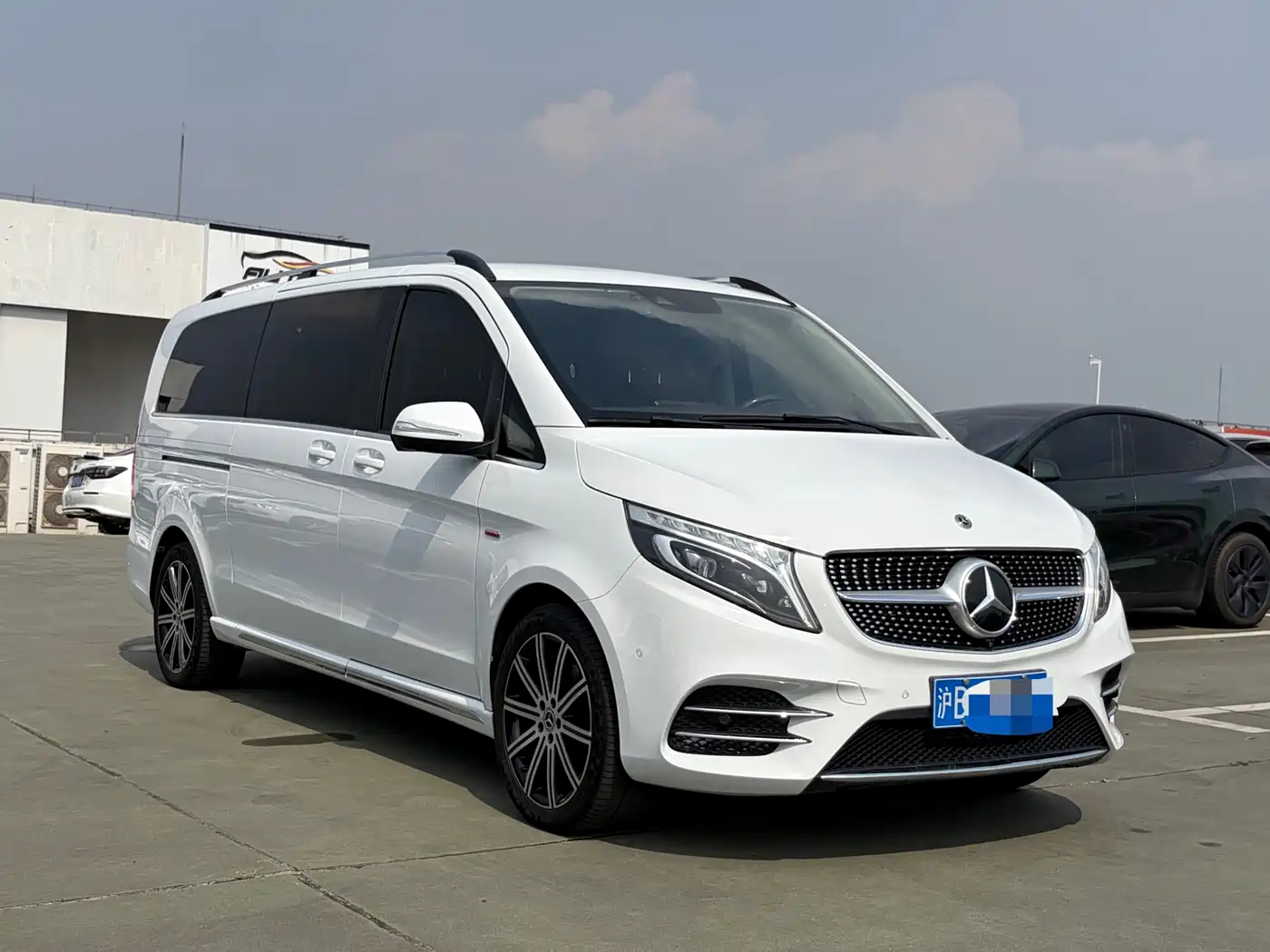 Mercedes-Benz V-Class 2021 V 260 L Long Wheelbase Luxury Edition фото 3