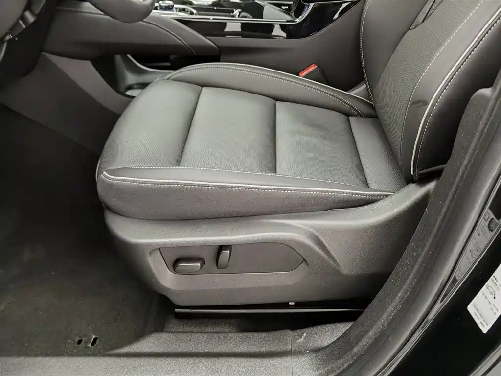 Buick Envision Plus 2025 Enclave Plus 28T 2WD Platinum Edition фото 20