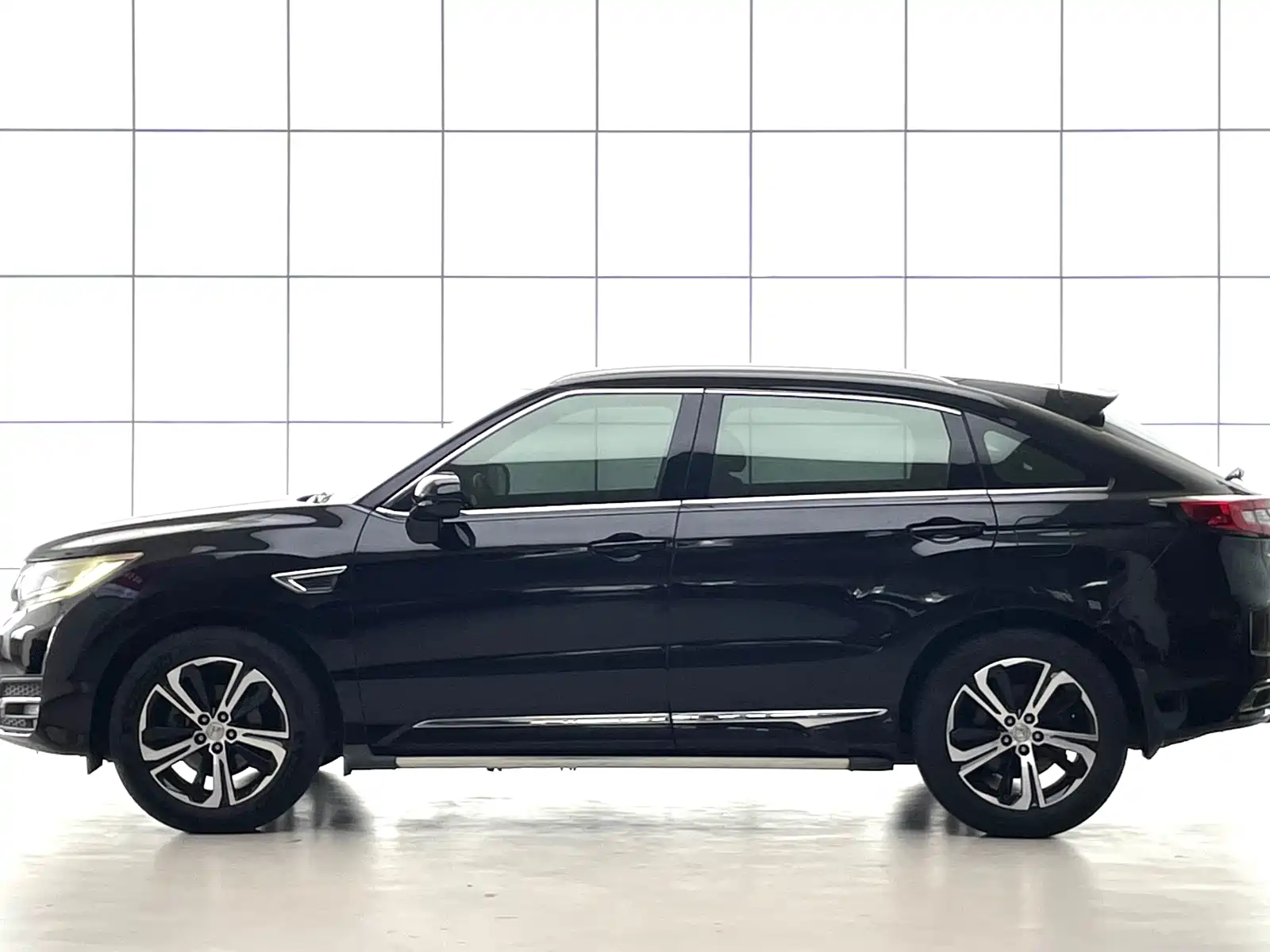 Фото 7 - Honda UR-V